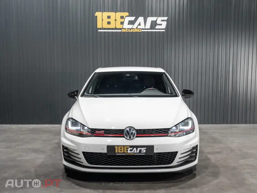 Volkswagen Golf GTI Performance BlueMotion DSG