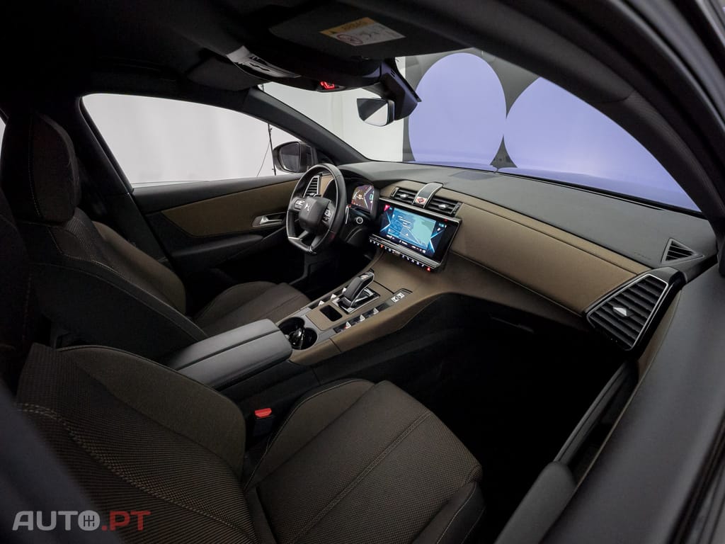 DS DS7 Crossback E-Tense Bastille+ EAT8