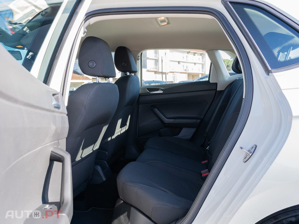 Volkswagen Polo 1.0 Confortline