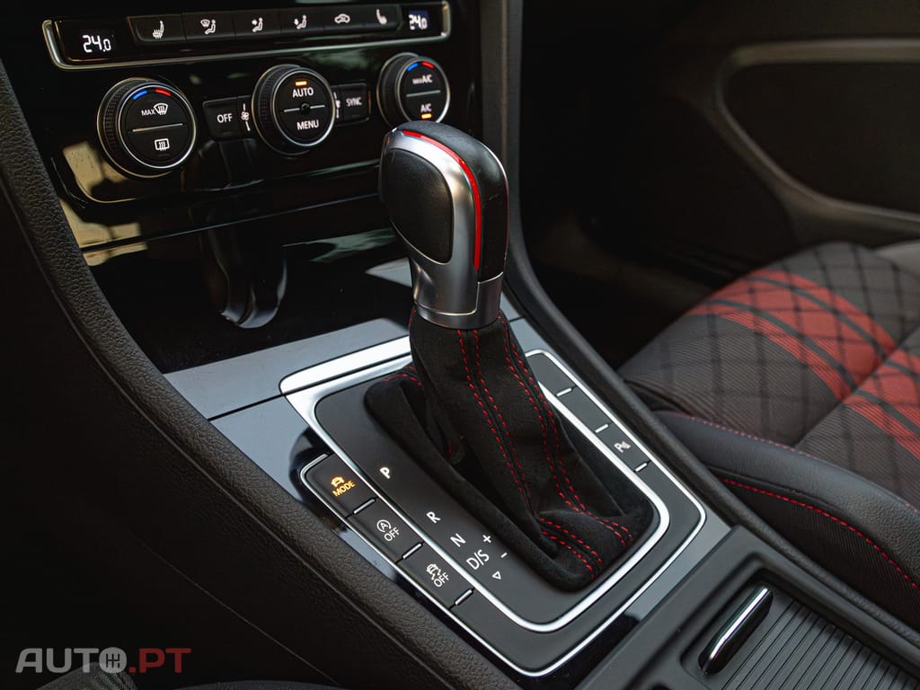 Volkswagen Golf 2.0 TSI TCR DSG
