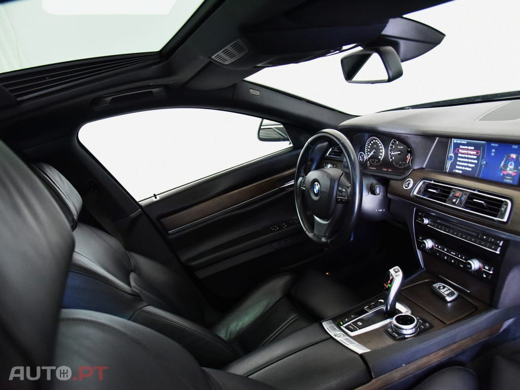 BMW ActiveHybrid 7 V8 HYBRID