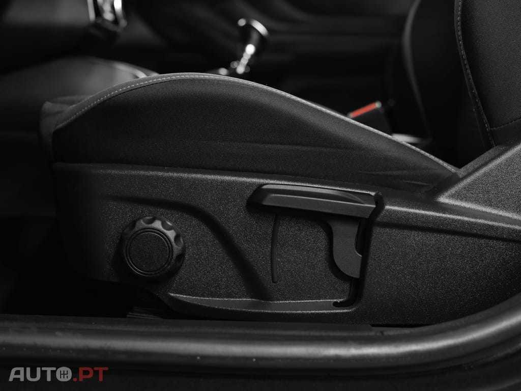 Ford Focus 1.0 EcoBoost MHEV Titanium