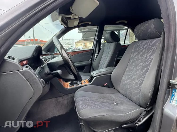 Mercedes-Benz E 220 CDI Classic