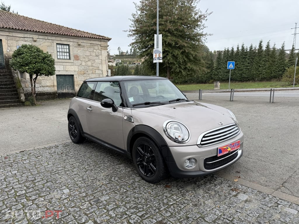 MINI Cooper Cooper D