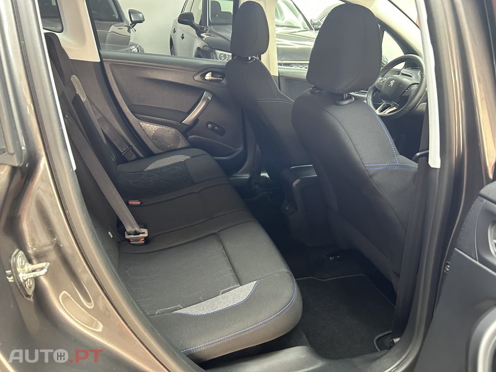 Peugeot 2008 1.2 PureTech Style