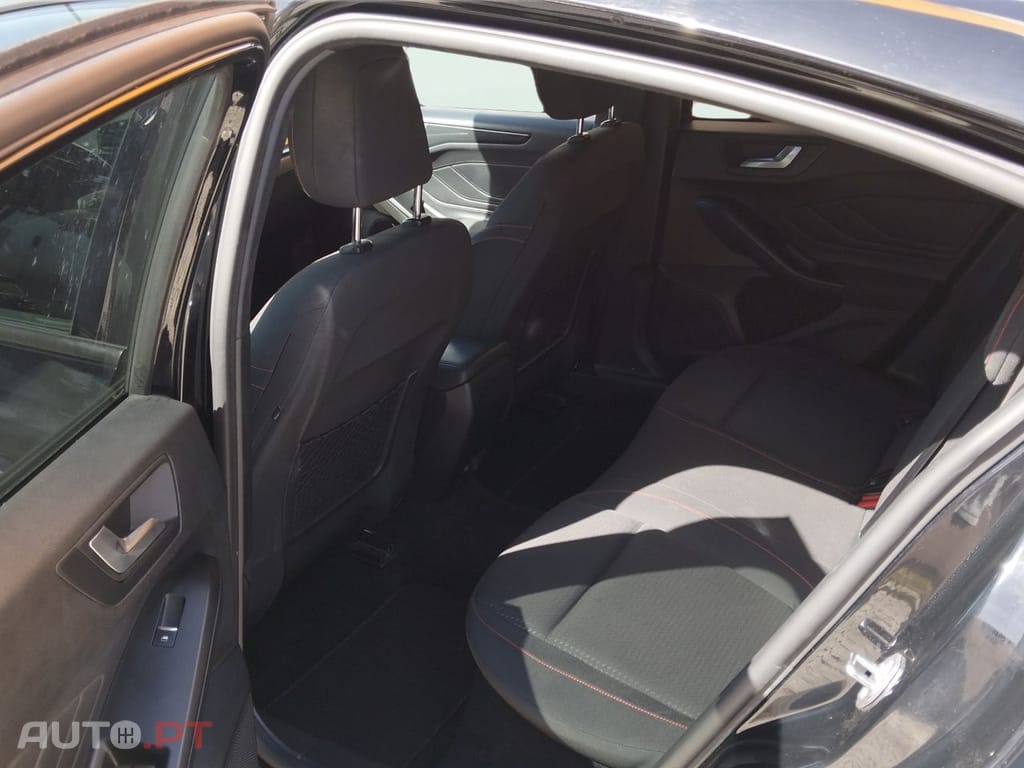 Ford Focus 1.0 EcoBoost MHEV ST-Line
