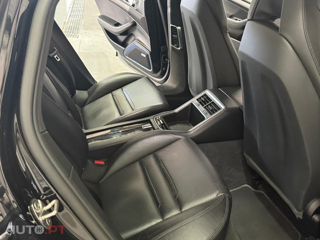 Porsche Panamera 4 E-Hybrid Plug-in