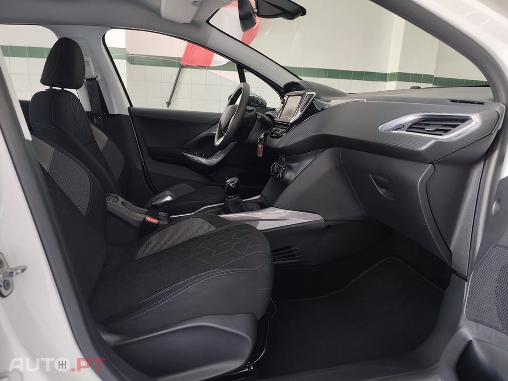 Peugeot 2008 1.2 PureTech Style