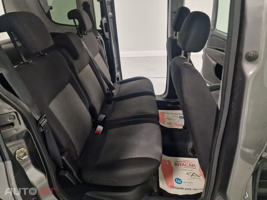 Fiat Doblo COMBI MAXI 1.3 MULTIJET 5 LUGARES