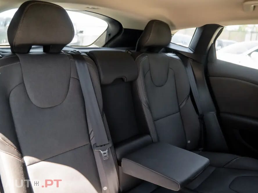 Volvo V40 Cross Country 2.0 D3 Momentum