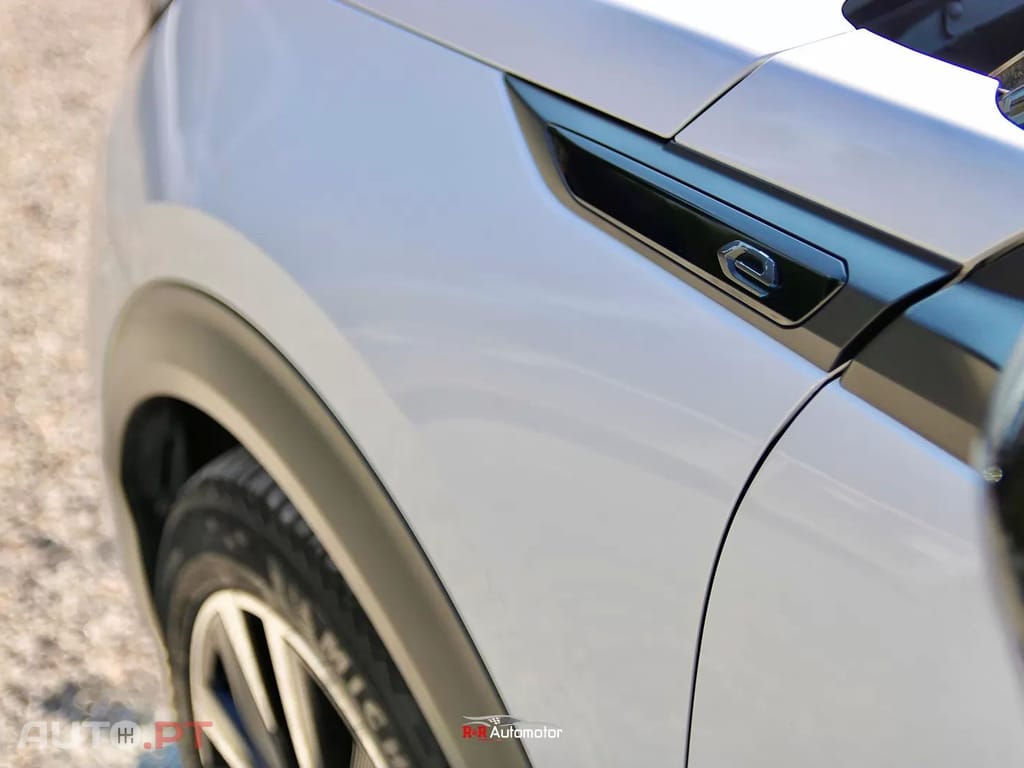 Peugeot E-2008 50 kWh GT