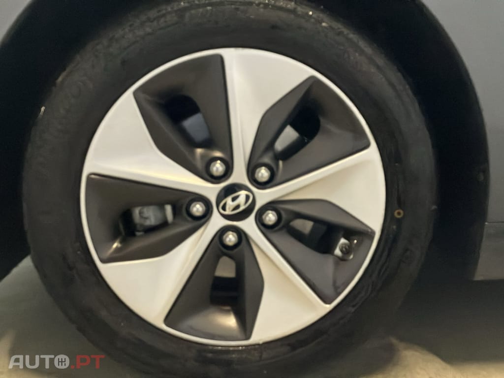 Hyundai Ioniq 28kWh Eletric Tech