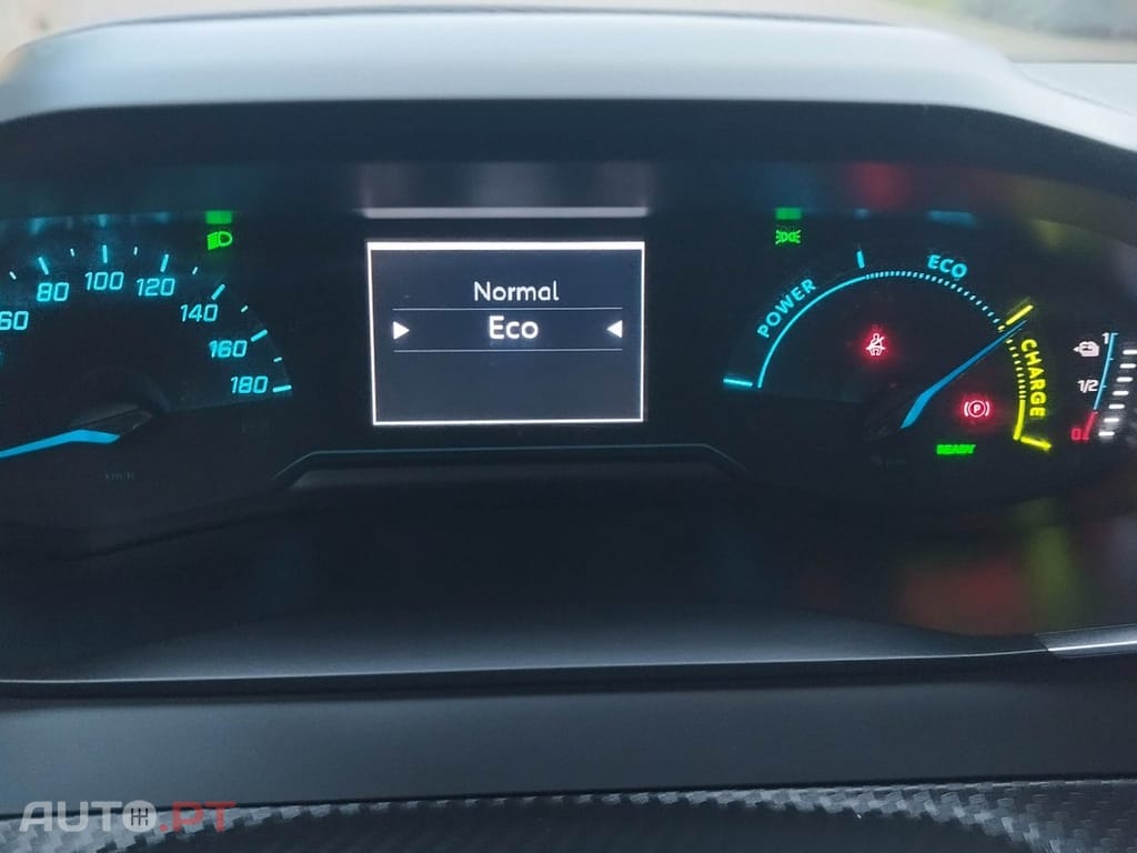 Peugeot E-2008 50 kWh Allure