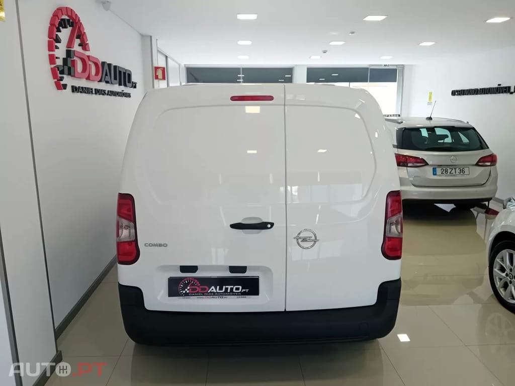 Opel Combo 1.5 CDTi L1H1 NJoy, IVA Dedutível, 3 Lugares