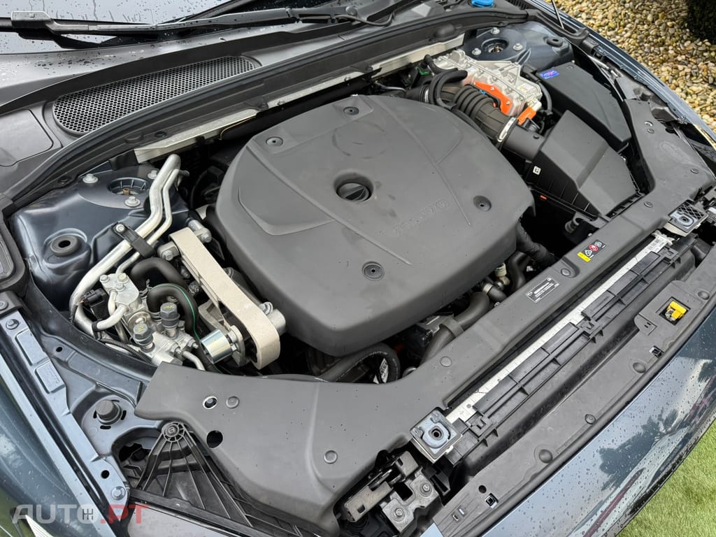 Volvo V60 2.0 T6 AWD TE R-Design Expression