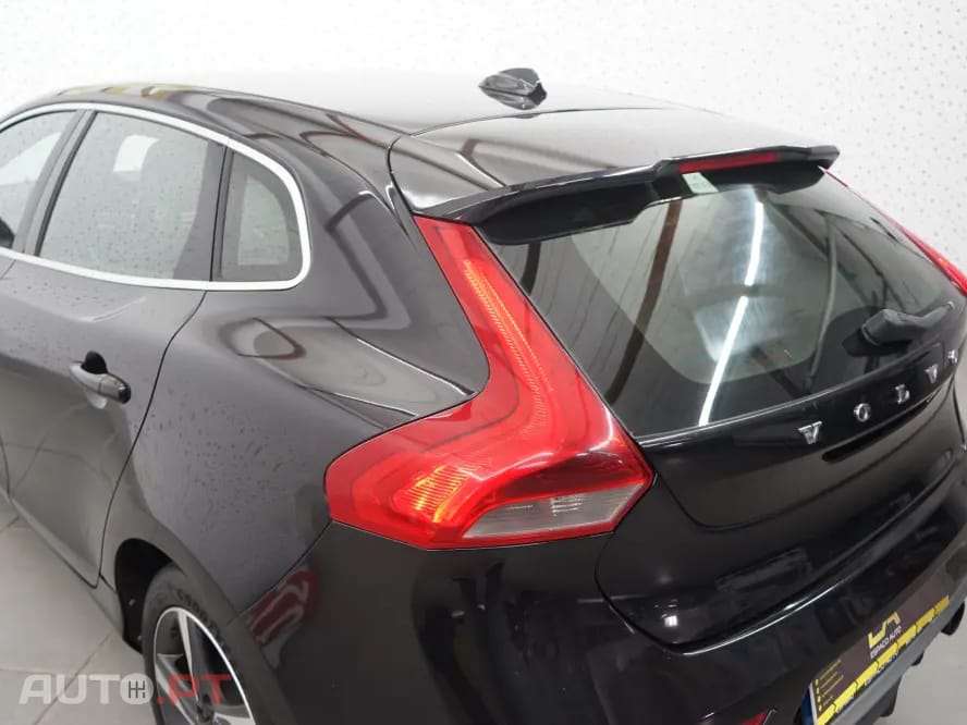Volvo V40 1.6 D2 R-Design Momentum