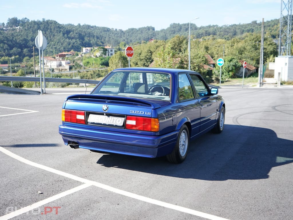 BMW 320 iS