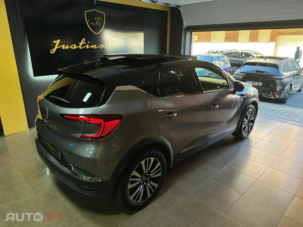 Renault Captur 1.6 E-Tech Plug-In Initiale Paris