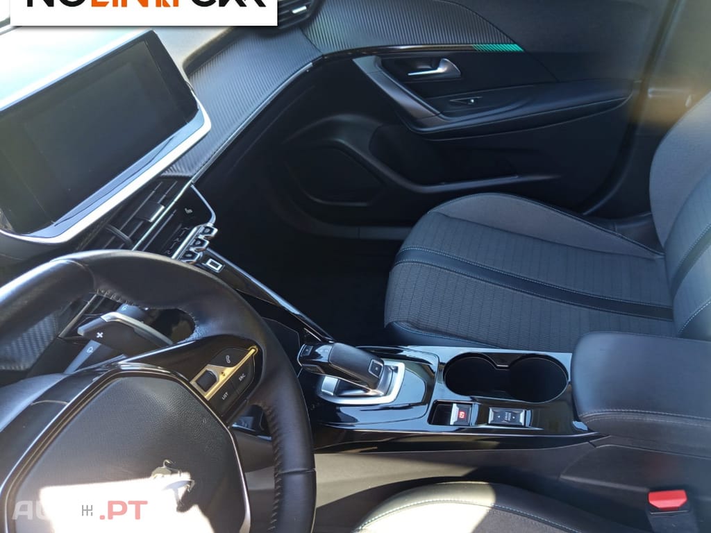 Peugeot 2008 Puretech Allure