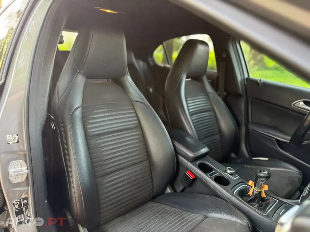 Mercedes-Benz A 180 d AMG Line