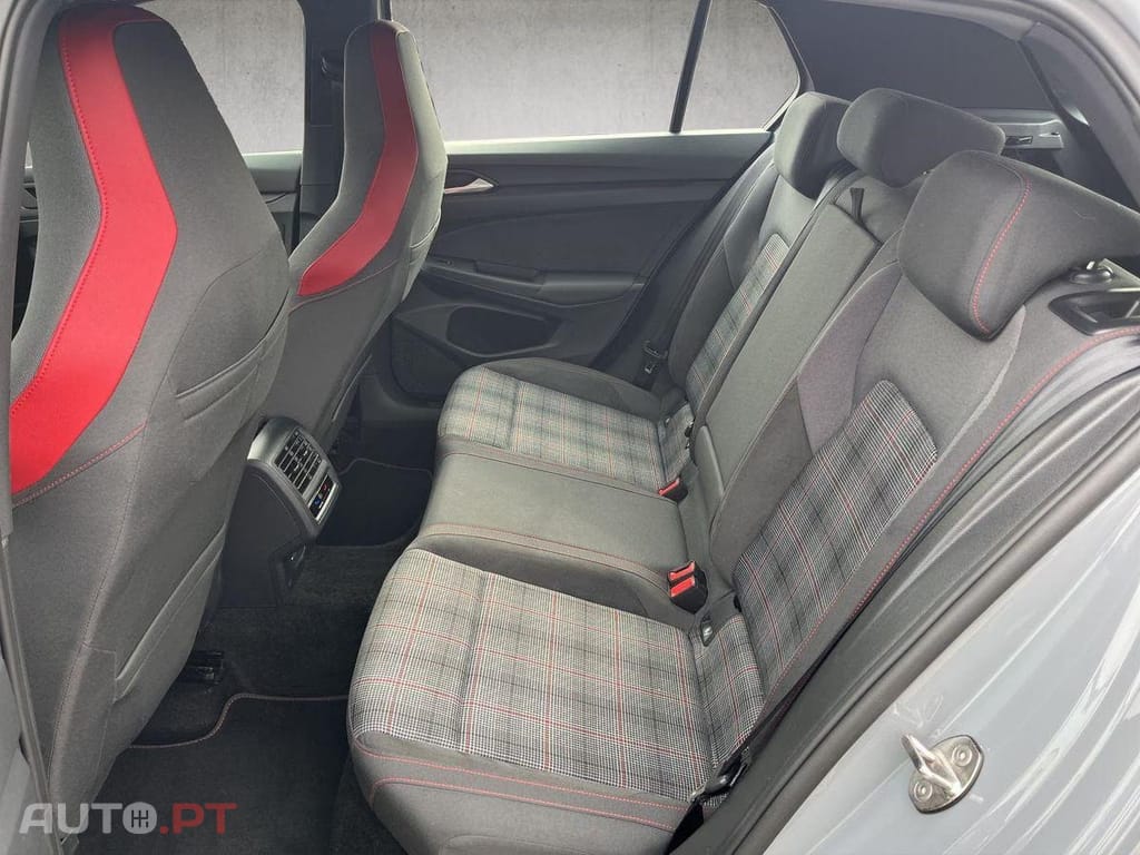 Volkswagen Golf 2.0 TSI GTI DSG