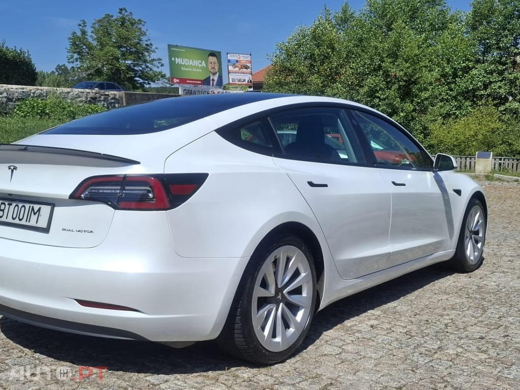 Tesla Model 3 Long Range AWD Dual Motor