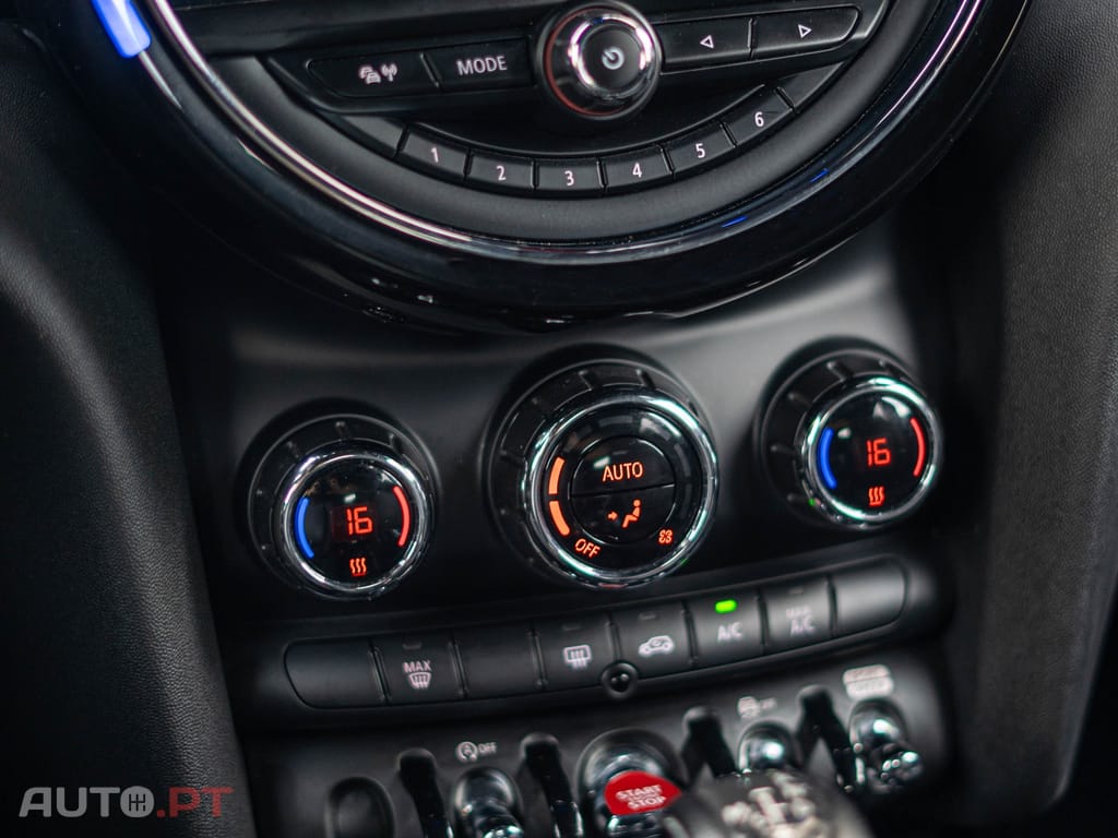 MINI Cooper Cooper D Auto