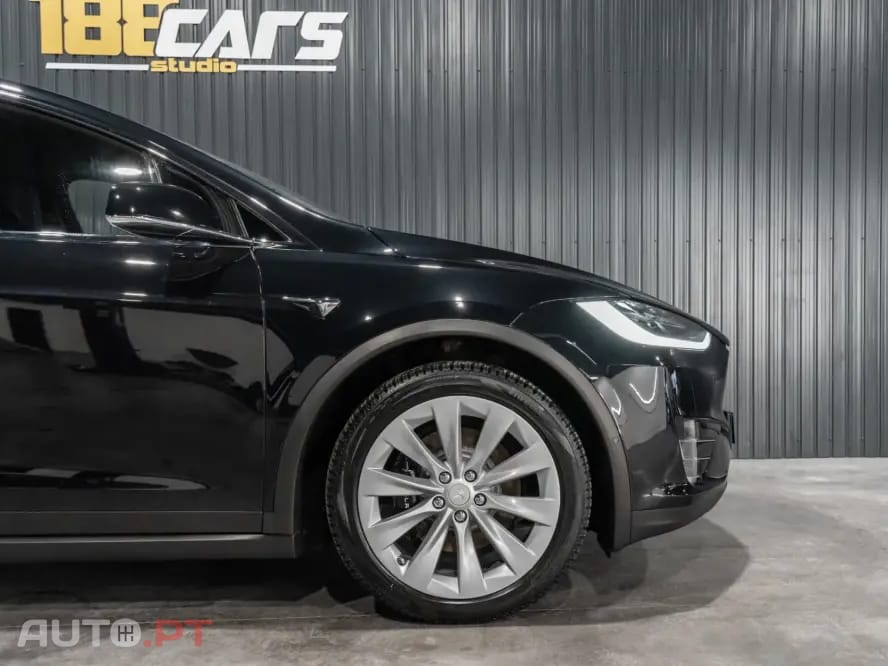 Tesla Model X 100D