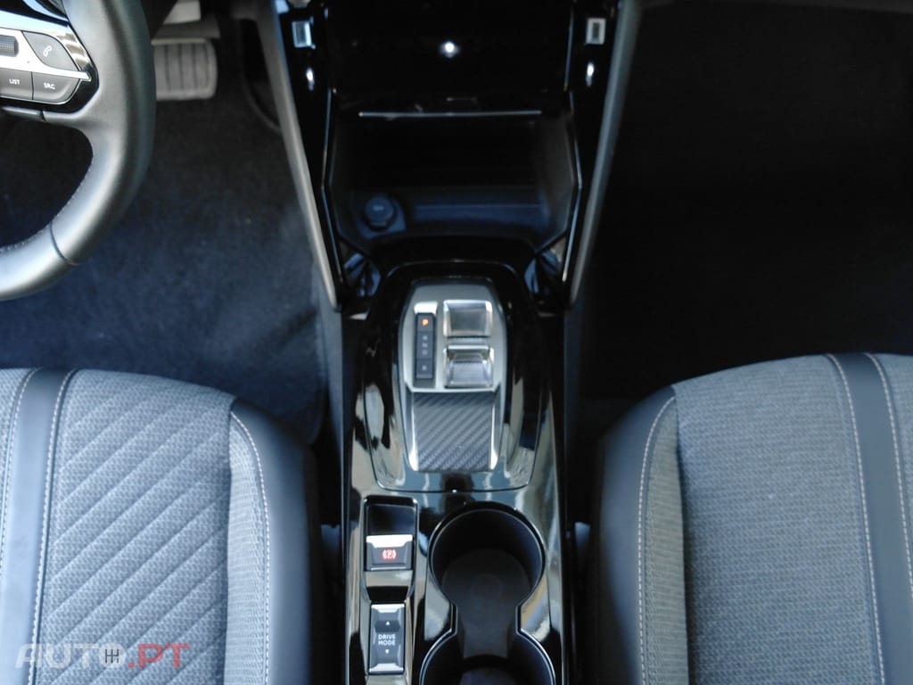 Peugeot E-2008 54 kWh Allure