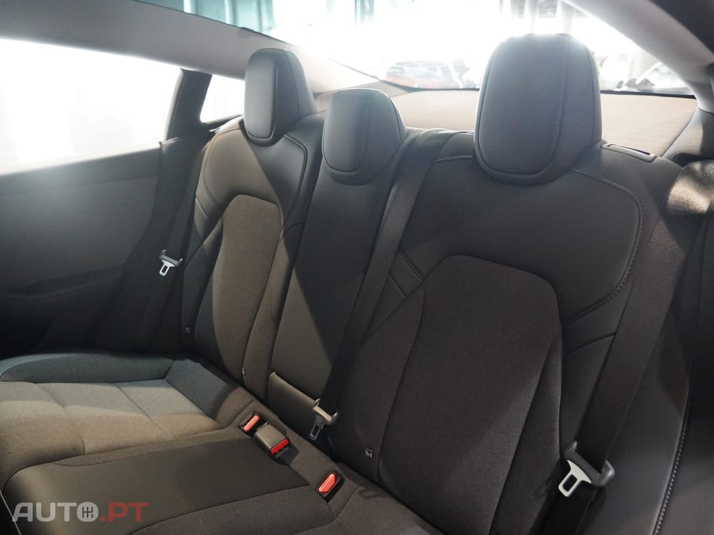 Tesla Model 3 Tração Traseira