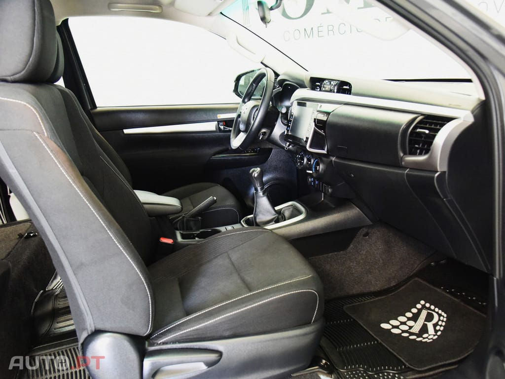 Toyota Hilux 2.4 D-4D 4WD Tracker 3L