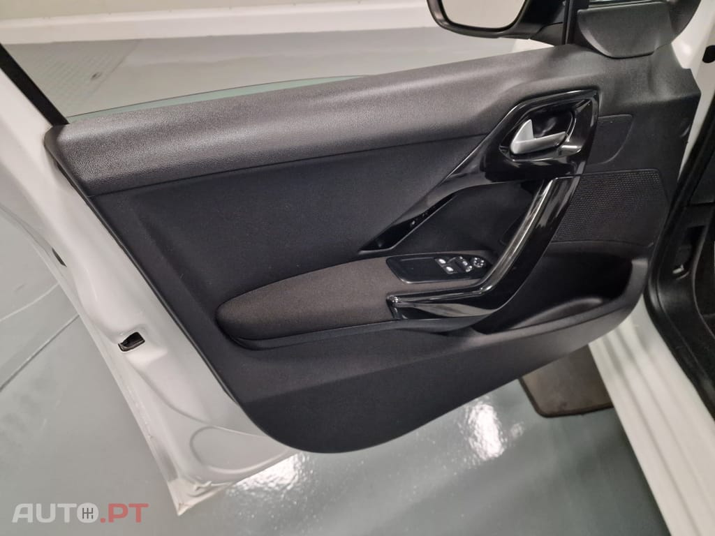 Peugeot 208 1.4 HDi Active