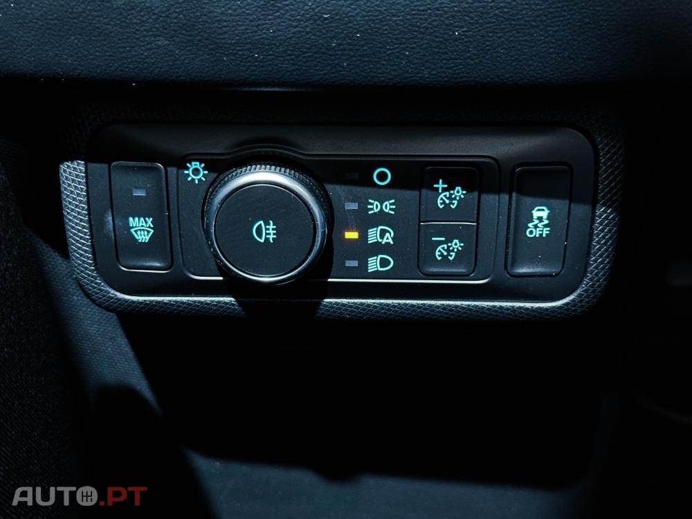 Ford Mustang Mach-E 75.7 kWh Base