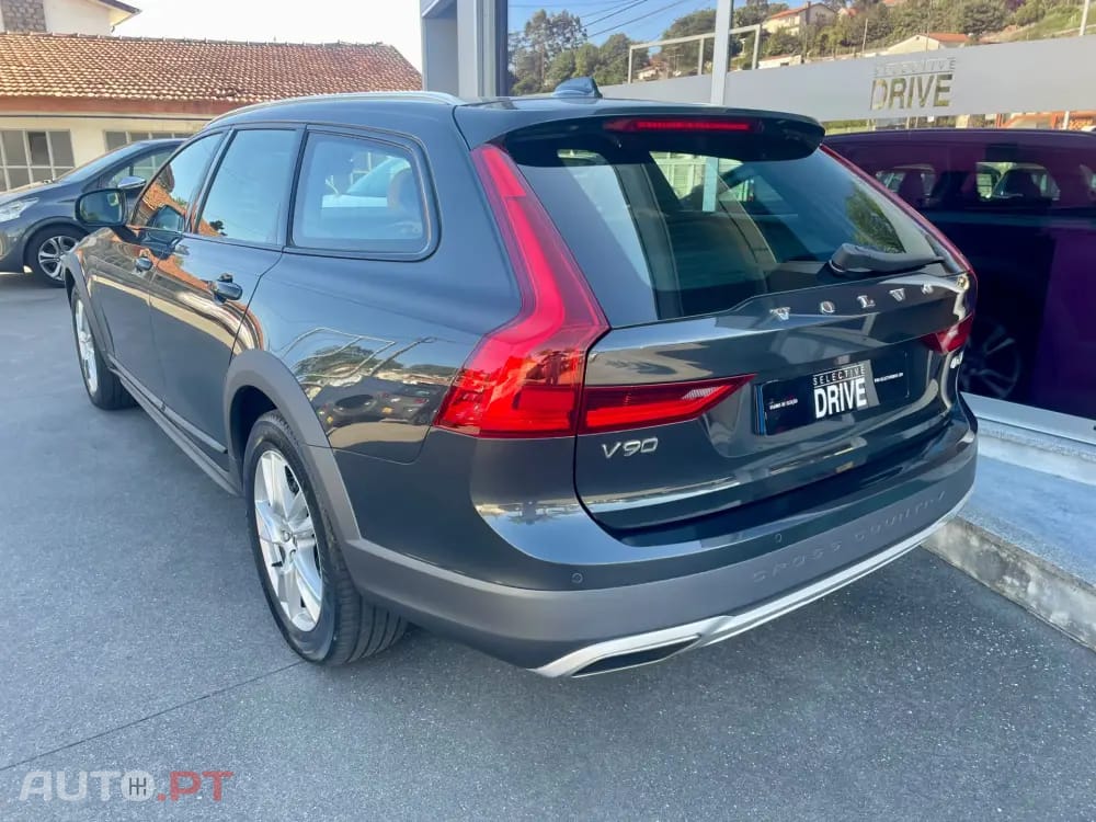 Volvo V90 Cross Country 2.0 D4 AWD