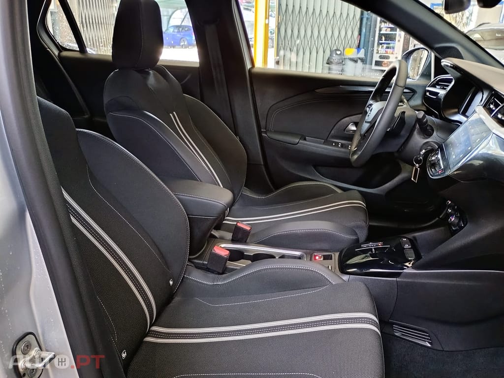 Opel Corsa Outro