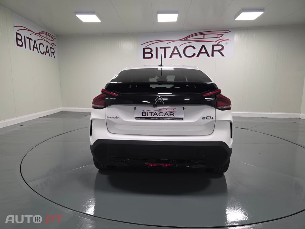 Citroën e-C4 50 kWh Shine — fotografia 46