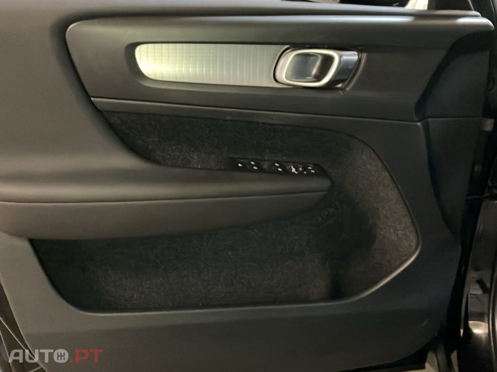 Volvo XC40 1.5 T3 Momentum Plus