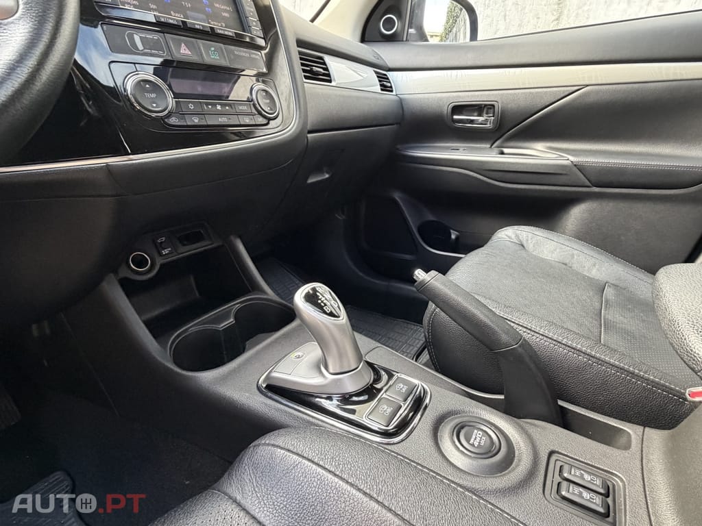 Mitsubishi Outlander 2.0 PHEV Intense Navi