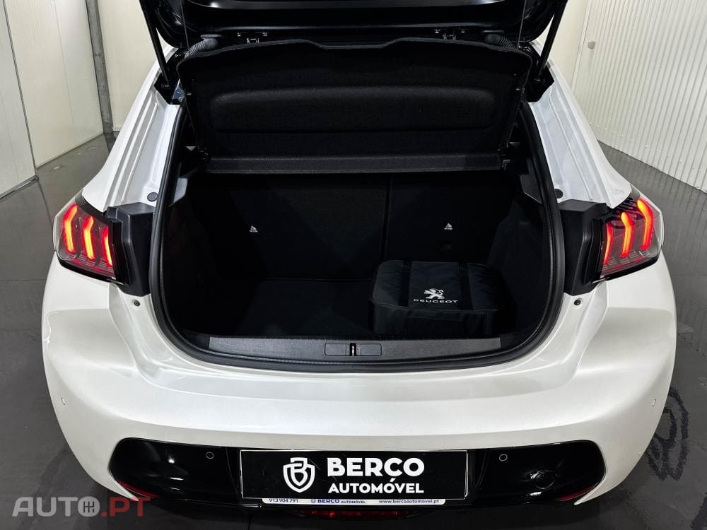 Peugeot E-208 50 kWh GT Pack