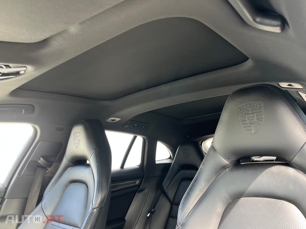 Porsche Panamera 4 E-Hybrid