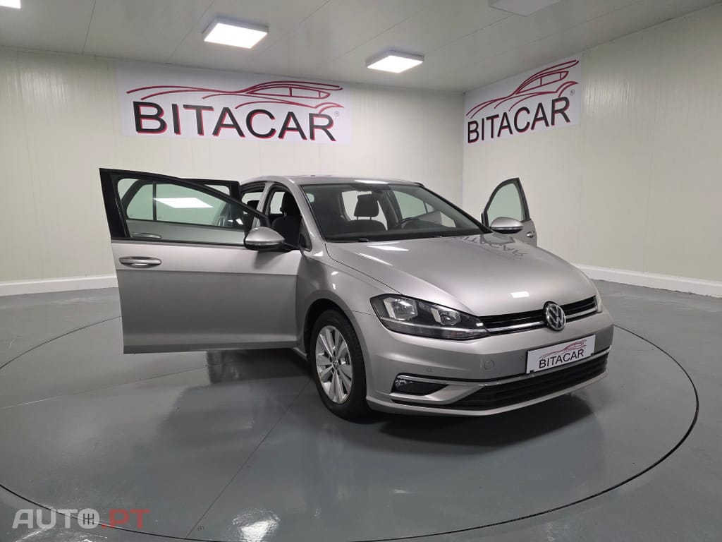 Volkswagen Golf 1.6 TDI Confortline
