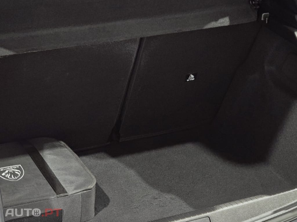 Peugeot E-208 50 kWh Style