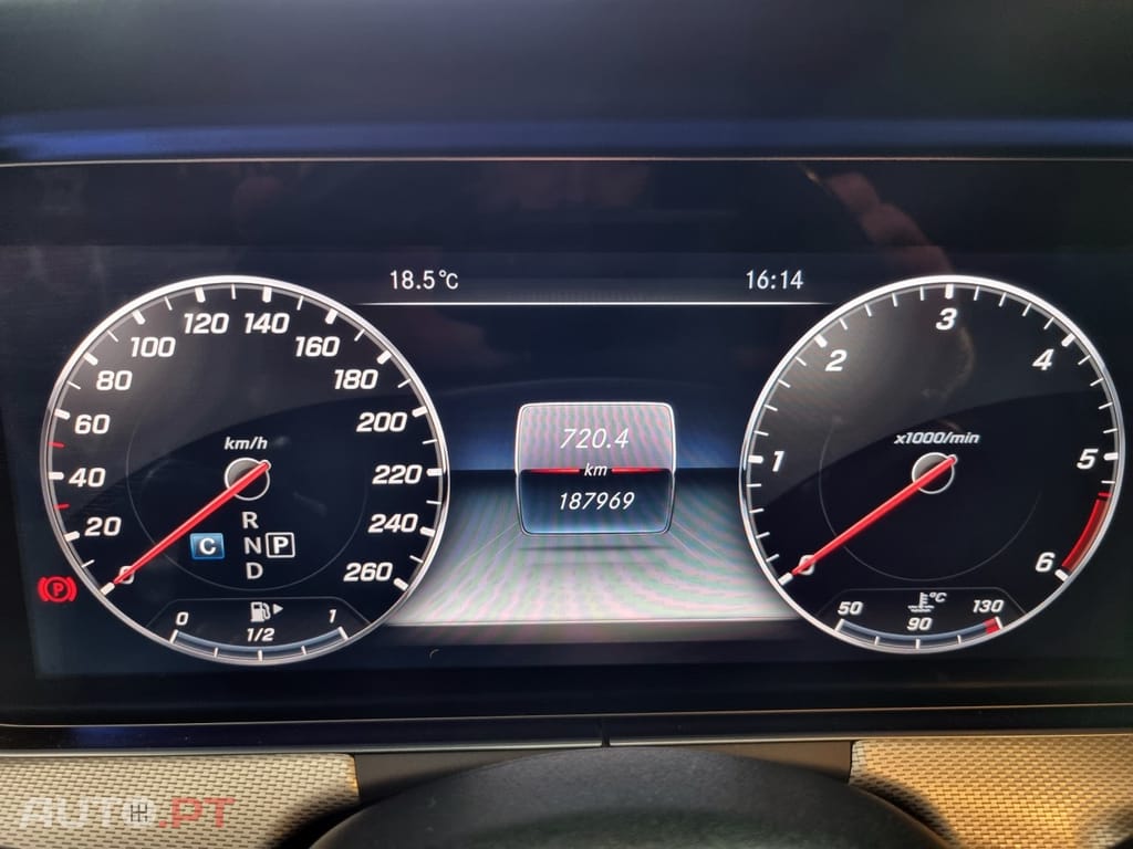 Mercedes-Benz E 220 AMG Line