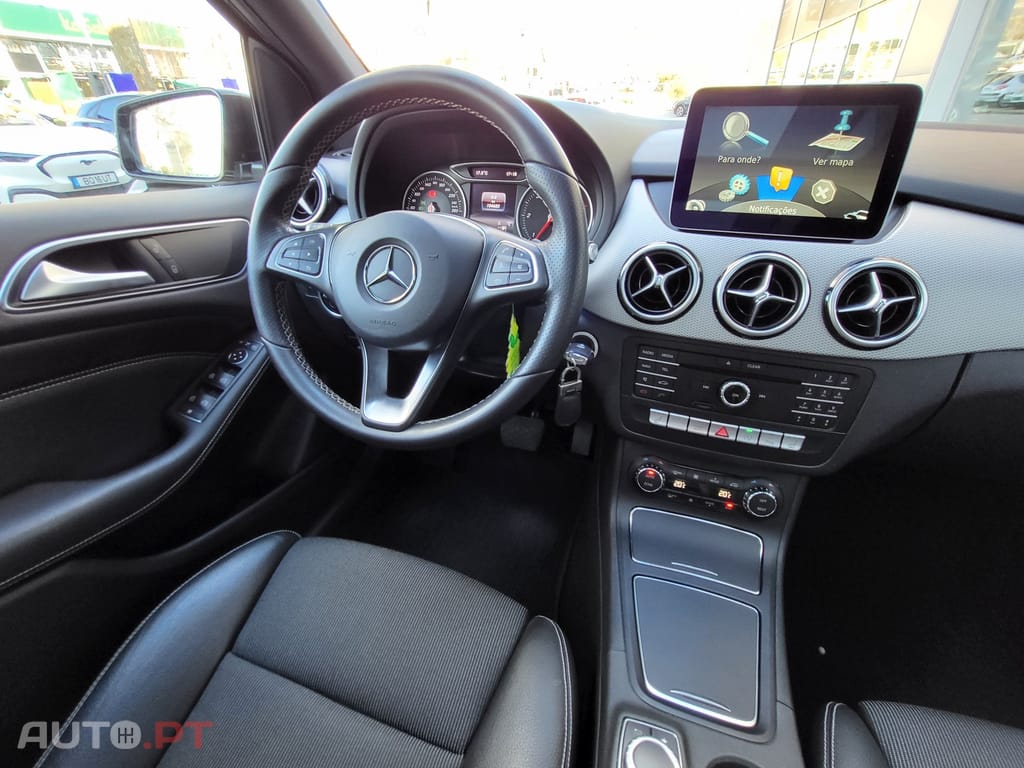 Mercedes-Benz B 220 d Style