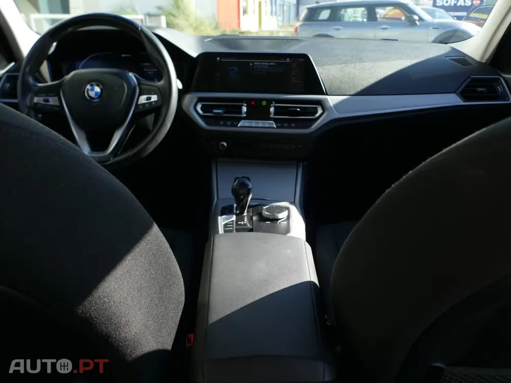 BMW 330 e iPerformance Advantage