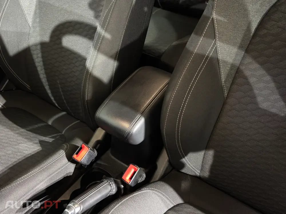 Ford Puma 1.0 EcoBoost MHEV Titanium Design