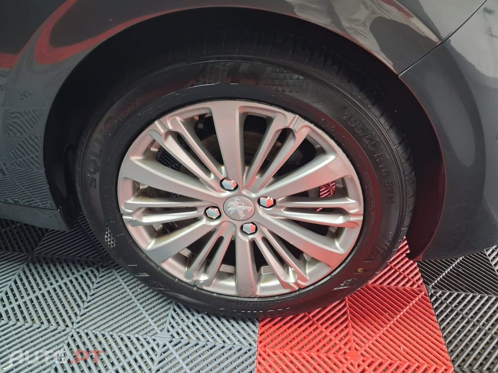 Peugeot 208 1.6 BlueHDi Style