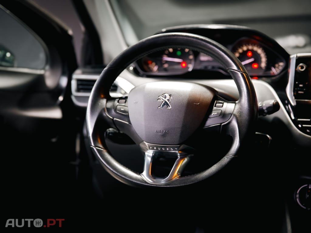 Peugeot 208 1.6 BlueHDi Style