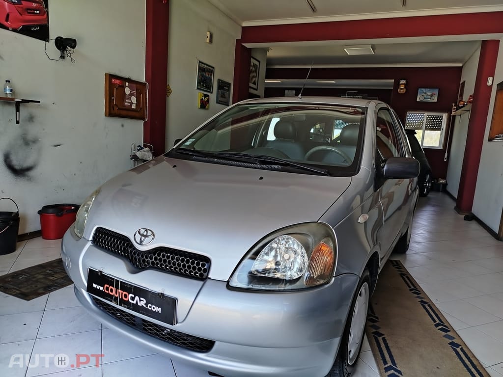 Toyota Yaris 1.0 Base