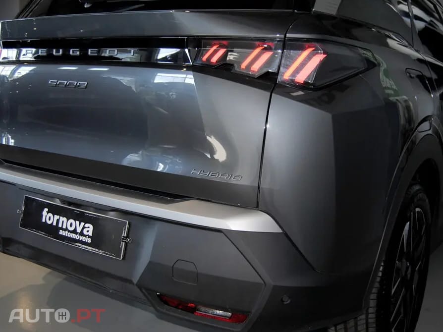 Peugeot 5008 1.2 Hybrid Allure e-DCS6